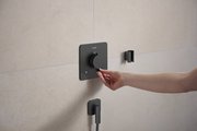 Шланговое подсоединение Hansgrohe FixFit Fine Q, с клапаном обратного тока, шлифованный чёрный хром 28884340
