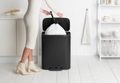 Мусорный бак с педалью Brabantia Bo Pedal Bin 60л, чёрный матовый 211362