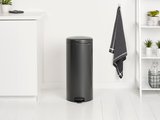 Мусорный бак с педалью Brabantia NewIcon 30л, тёмно-серый 233524