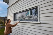 Щётка для мытья окон Leifheit Cleaner L, 33см, телескопическая ручка 190см 51120