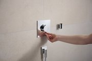 Шланговое подсоединение Hansgrohe FixFit Fine E, с клапаном обратного тока, хром 28883000