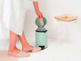 Мусорный бак с педалью Brabantia NewIcon 3л, мятно-голубой 233869