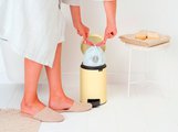 Мусорный бак с педалью Brabantia NewIcon 3л, ванильно-жёлтый 233760