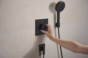 Шланговое подсоединение Hansgrohe FixFit Fine E, с клапаном обратного тока, матовый чёрный 28883670