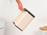 Мусорный бак Brabantia Bo 4л, бежевый 234088