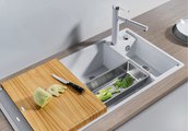 Кухонная мойка Blanco Axia III 6S, клапан-автомат, разделочный столик из ясеня, чаша справа, жемчужный 523465