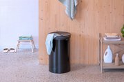 Бак для белья Brabantia 60л, круглый, с мешком, с пластиковой крышкой, матовый чёрный 242380