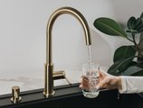 Смеситель для кухни Omoikiri Okawa 2 Plus-LG, подключение питьевой воды, светлое золото 4994552