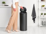 Мусорный бак Brabantia Touch Bin New, 30л, тёмно-серый 236266