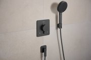 Шланговое подсоединение Hansgrohe FixFit Fine Q, с клапаном обратного тока, шлифованный чёрный хром 28884340