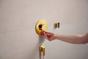 Шланговое подсоединение Hansgrohe FixFit Fine S, с клапаном обратного тока, полированное золото 28882990