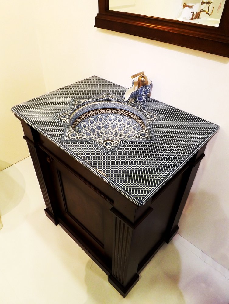 Керамическая раковина со столешницей и смесителем Marrakesh от Kohler на выставке МосБилд 2014